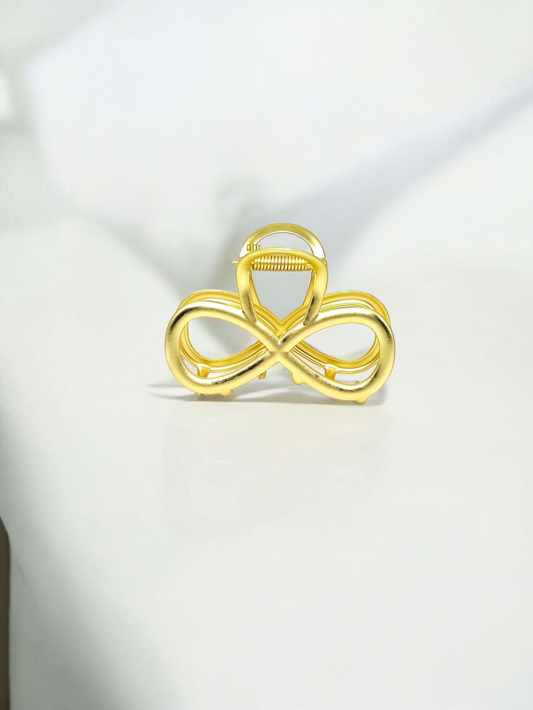 Elegant Gold Infinity Hair Claw