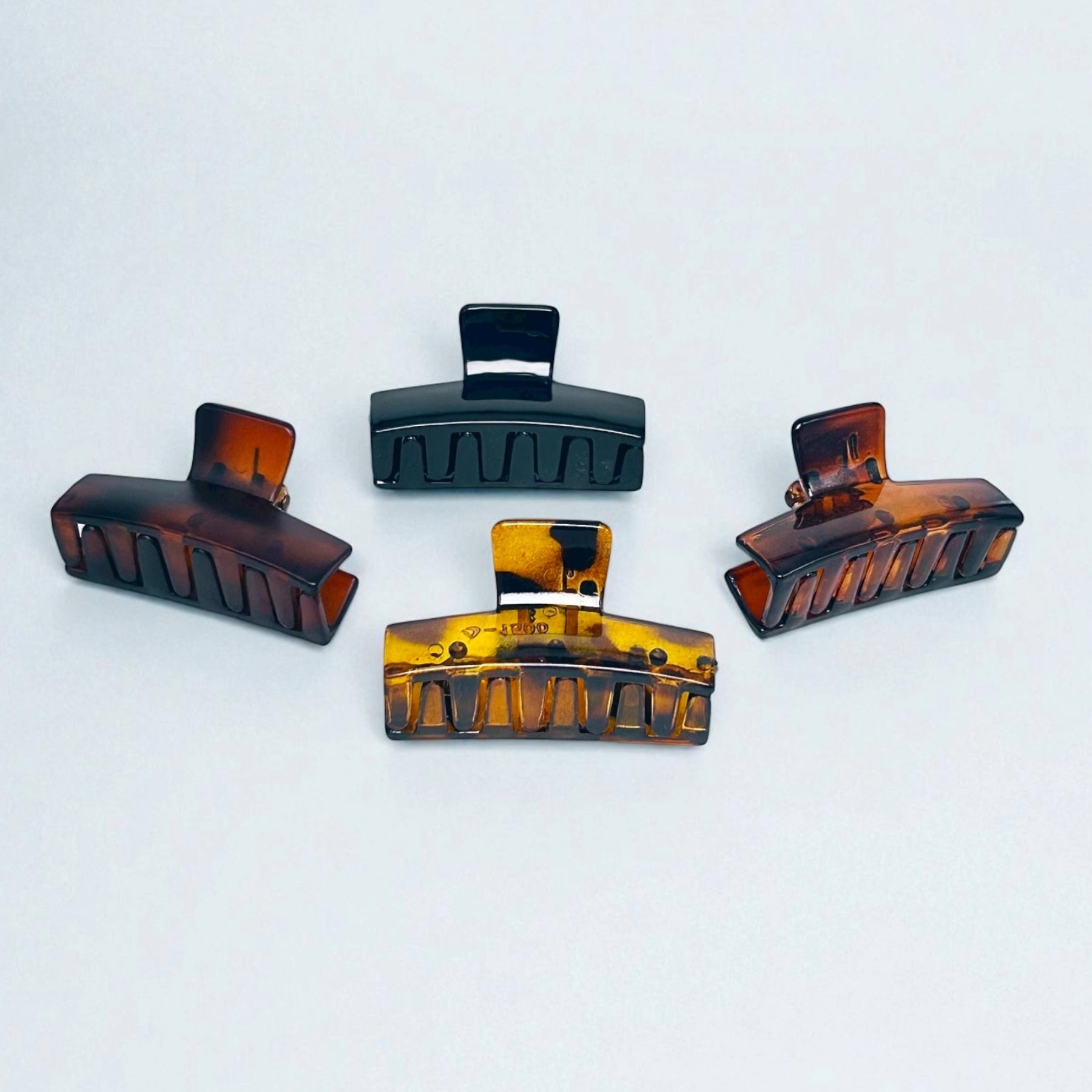 Elegant Tortoiseshell and Black Hair Claw Set Medium