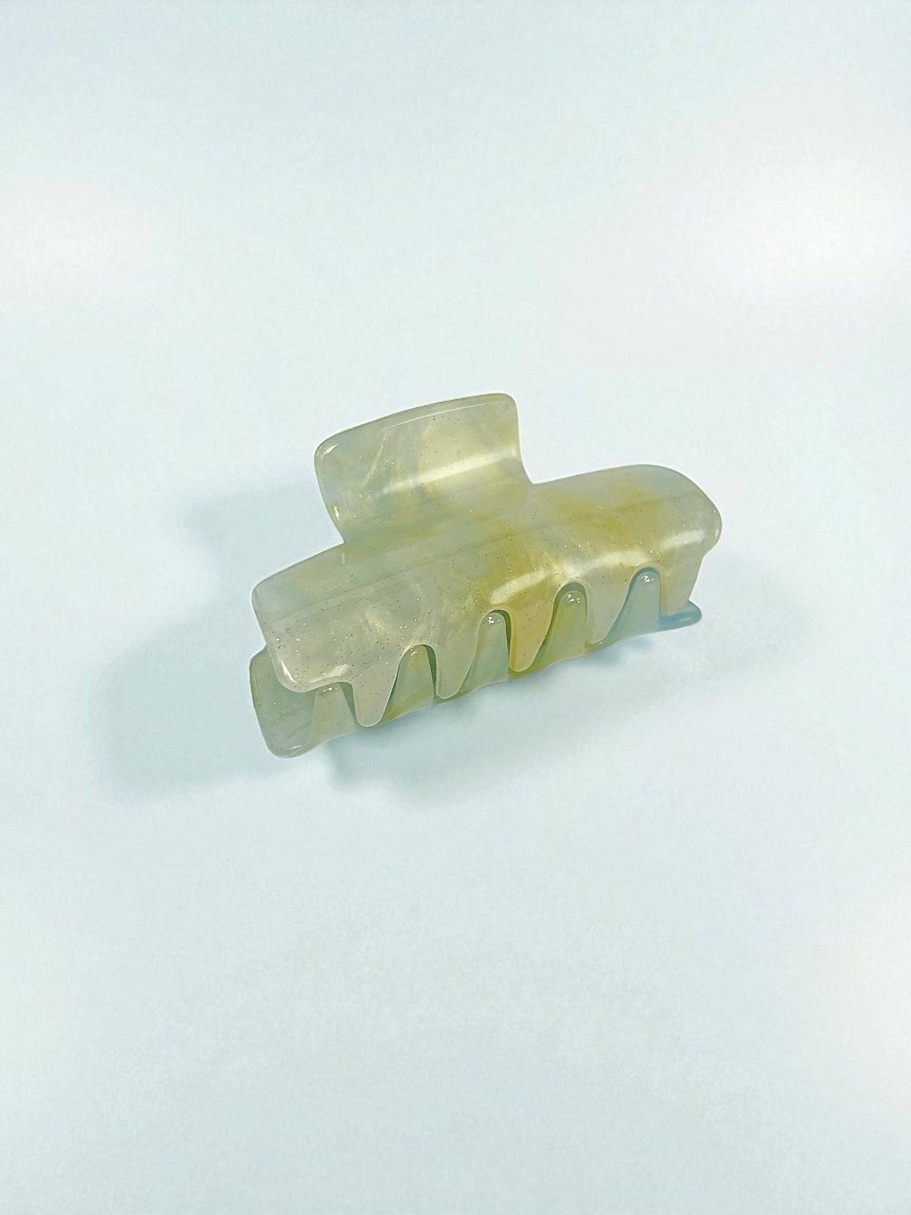 Champagne Glow Hair Claw